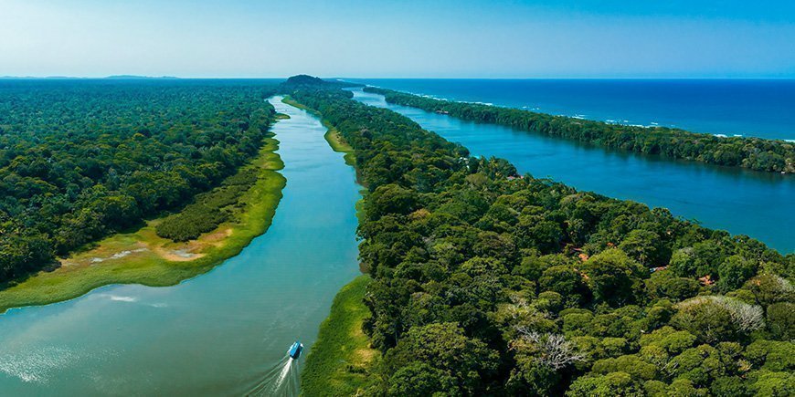 Nationaal Park Tortuguero van bovenaf gezien