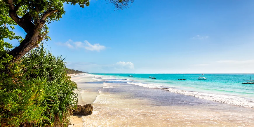 Het prachtige Diani Beach, ten zuiden van Mombasa