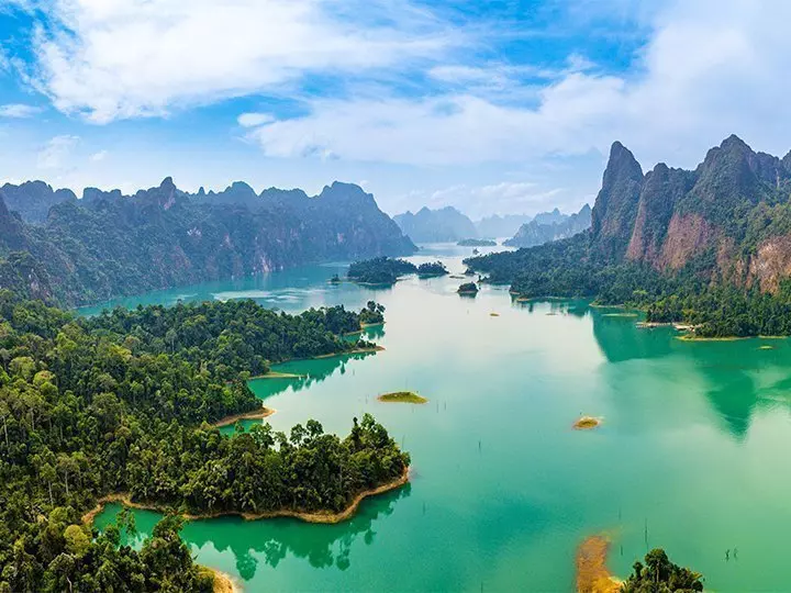 Cheow Lan-meer in Khao Sok, Thailand