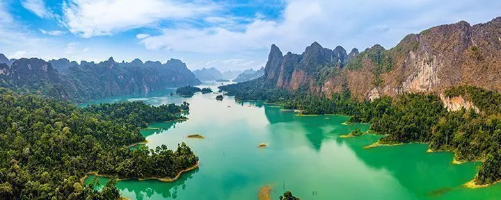 Cheow Lan-meer in Khao Sok, Thailand