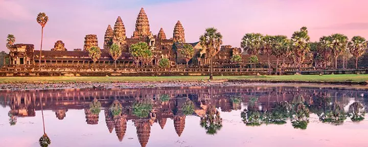 Weerspiegeling van Angkor Wat in Cambodja