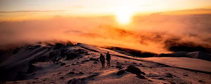 Zonsopgang op de top van de Kilimanjaro